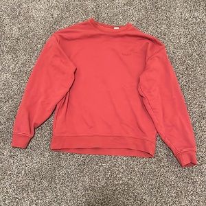 Slightly used Levi’s red crewneck. Men’s size small